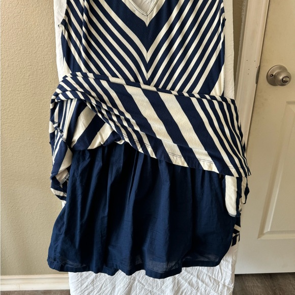 Guess Sleeveless Mini Dress - Picture 4 of 7